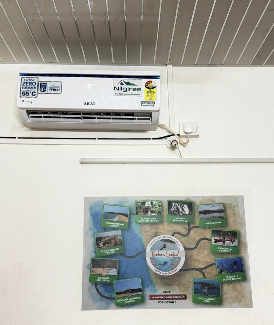 Hotel in Kankavli Near Railway Station